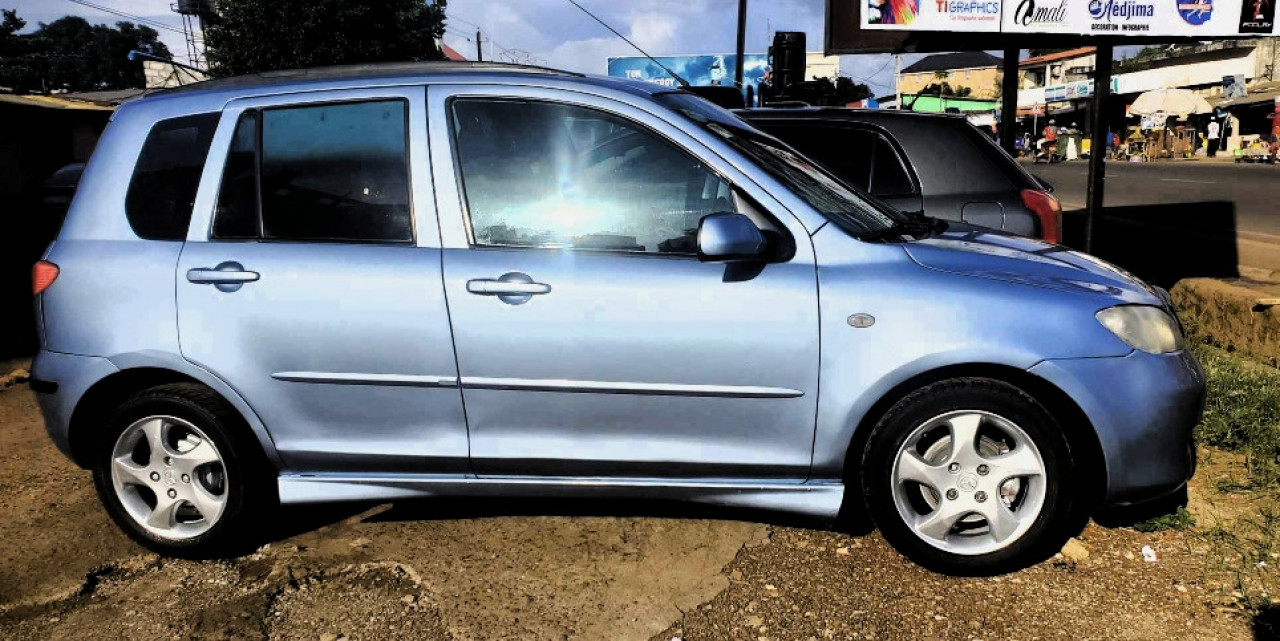 Mazda 2, Voitures, Conakry