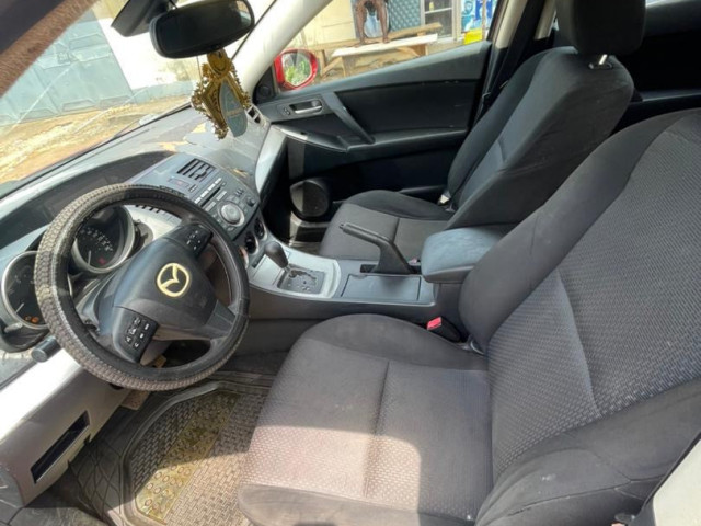 Mazda 3, Voitures, Conakry