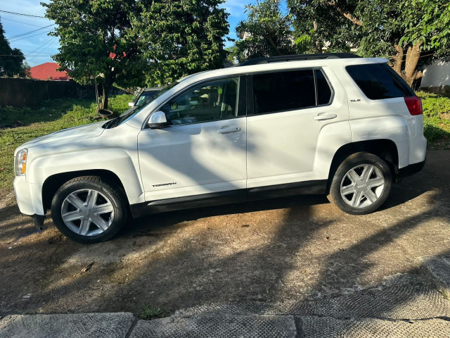 GMC Terrain, Voitures, Conakry