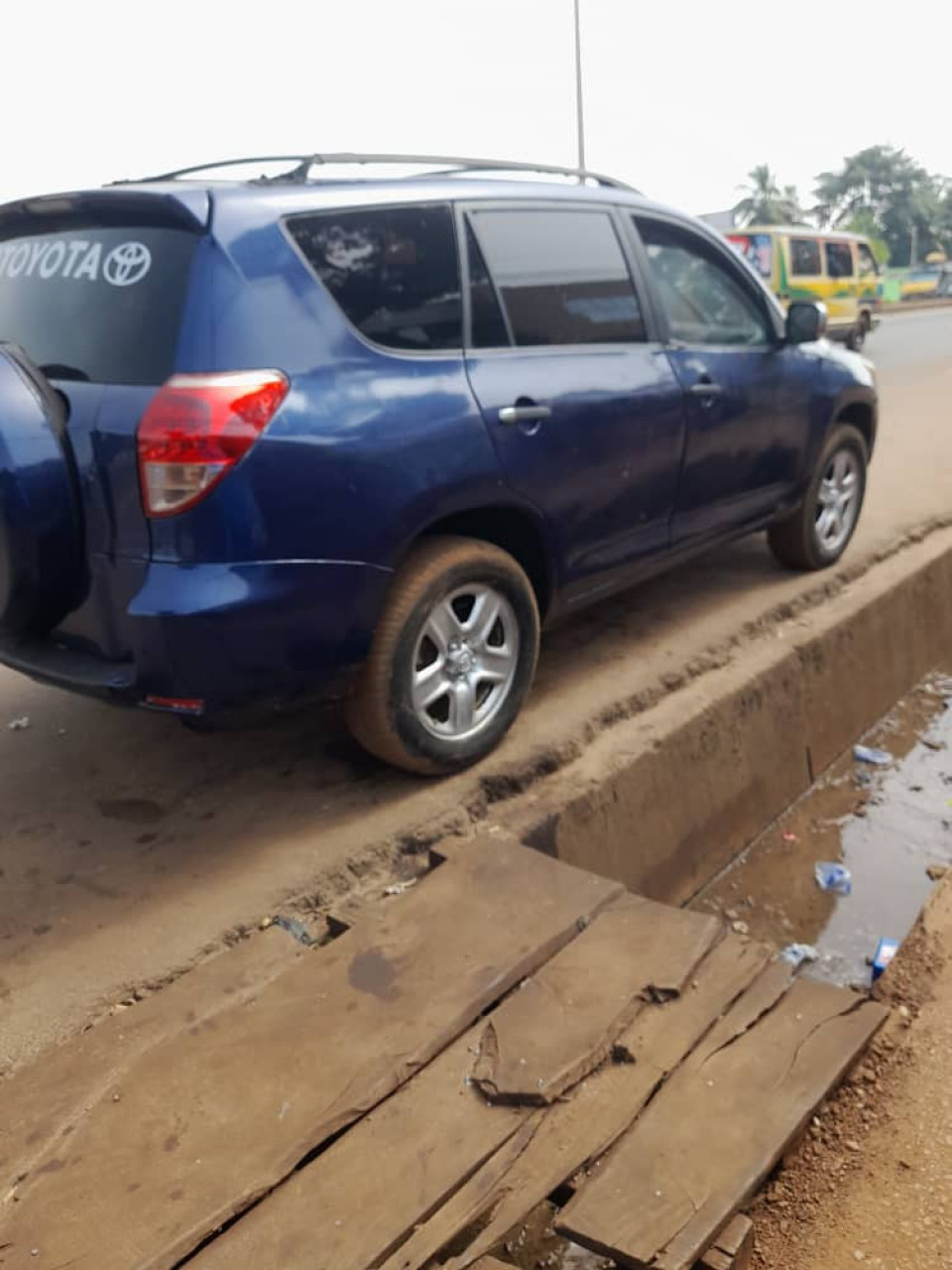 Toyota RAV4, Voitures, Conakry