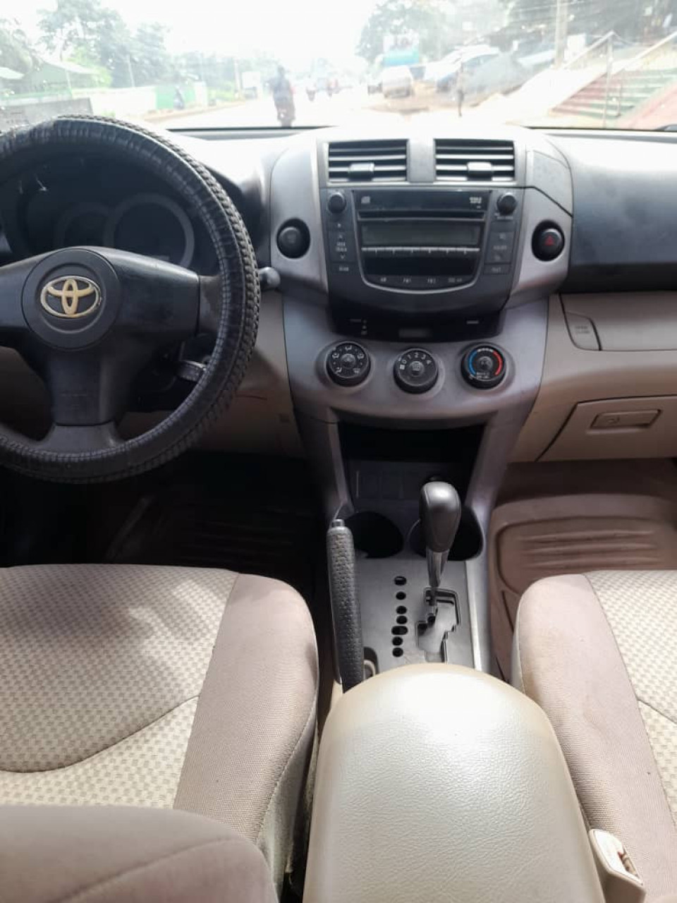 Toyota RAV4, Voitures, Conakry