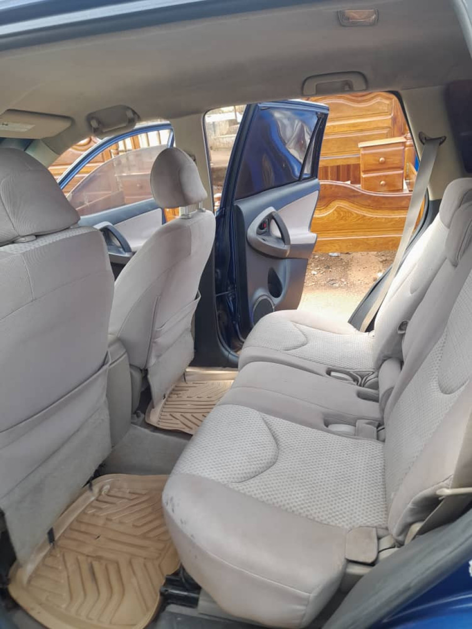 Toyota RAV4, Voitures, Conakry