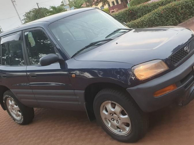 Toyota RAV4, Voitures, Conakry