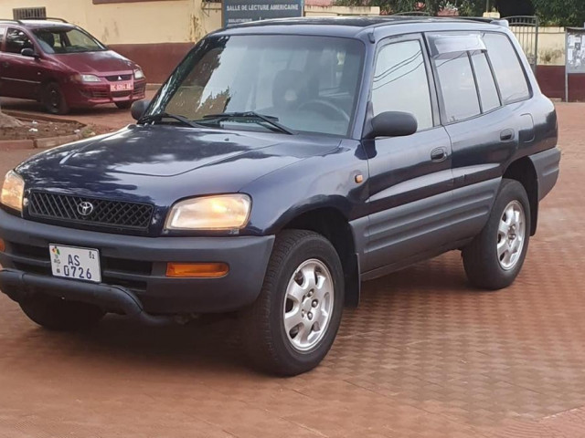 Toyota RAV4, Voitures, Conakry
