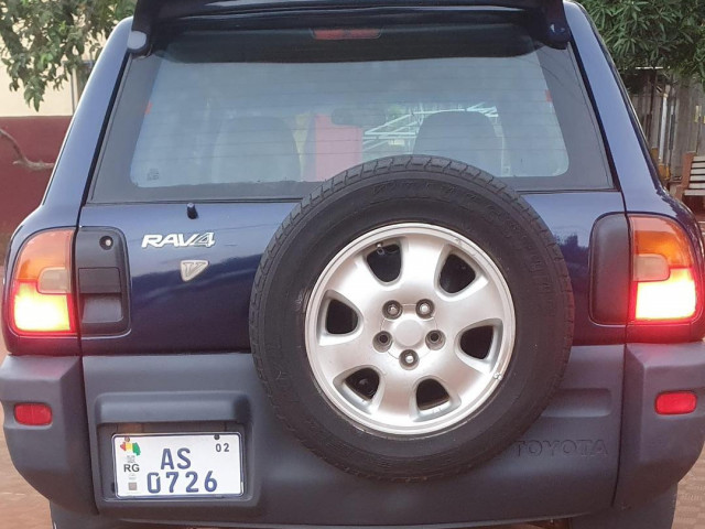 Toyota RAV4, Voitures, Conakry