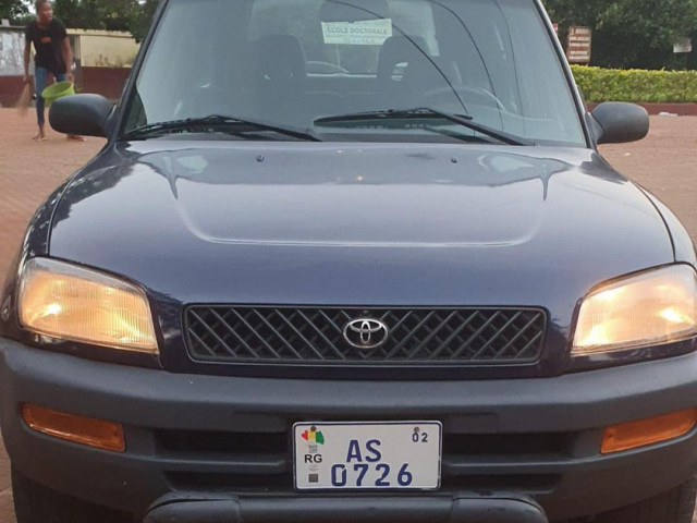 Toyota RAV4, Voitures, Conakry