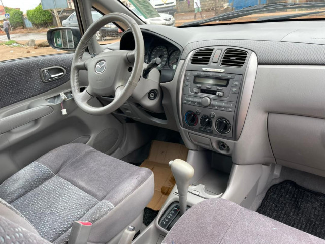 Mazda Premacy, Voitures, Conakry
