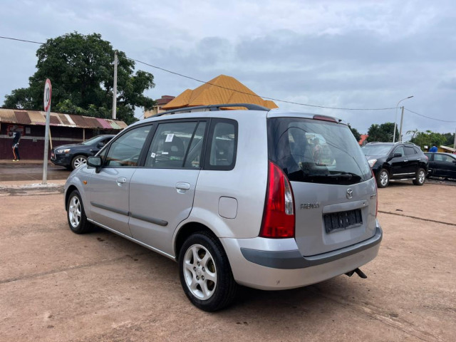 Mazda Premacy, Voitures, Conakry