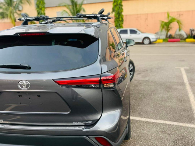 Toyota Highlander, Voitures, Conakry
