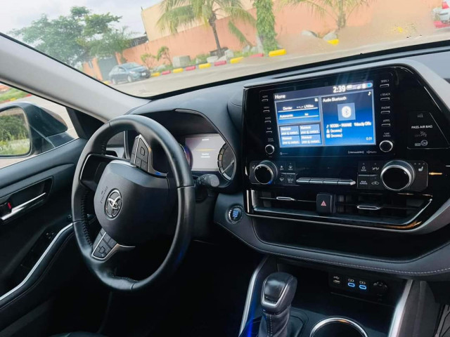 Toyota Highlander, Voitures, Conakry