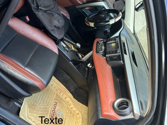 Toyota RAV4, Voitures, Conakry