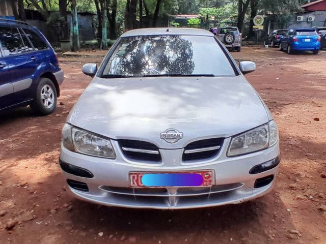 Nissan Almera, Voitures, Conakry
