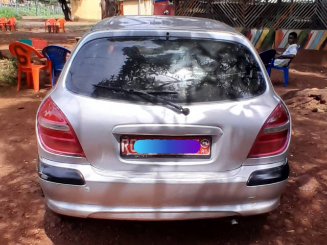 Nissan Almera, Voitures, Conakry