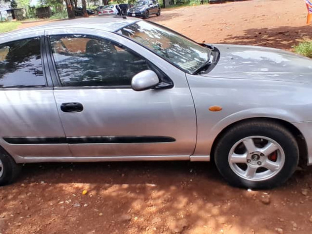 Nissan Almera, Voitures, Conakry