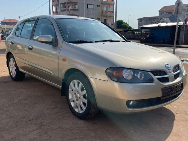 Nissan Almera, Voitures, Conakry