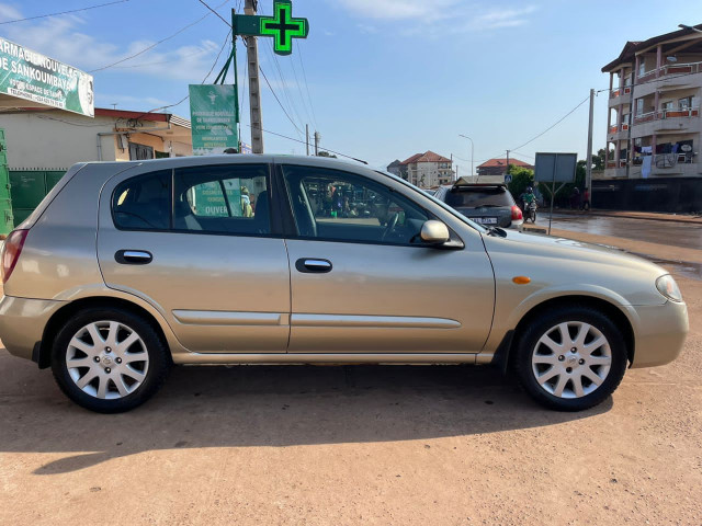 Nissan Almera, Voitures, Conakry