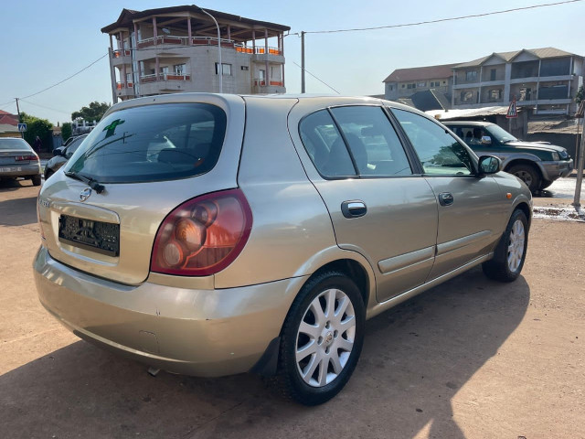 Nissan Almera, Voitures, Conakry
