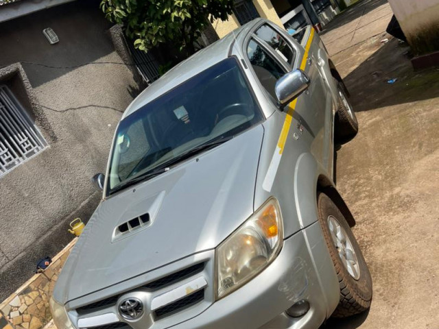 Toyota Hilux, Voitures, Conakry