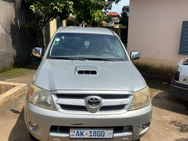 Toyota Hilux, Voitures, Conakry