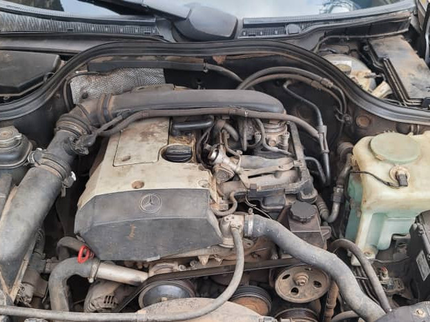 Mercedes-Bernz Classe C, Voitures, Camayenne