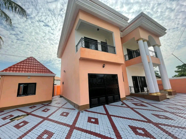Bâtiment à Nongo, Maisons, Conakry