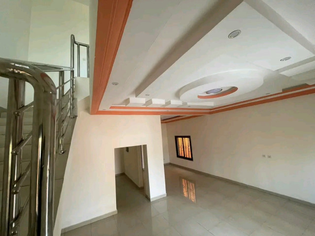 Bâtiment à Nongo, Maisons, Conakry