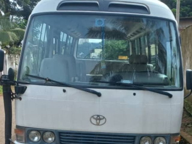 Toyota Coaster, Camions - Autobus, Conakry