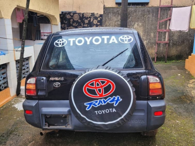Toyota RAV4, Voitures, Conakry