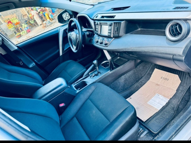 Toyota RAV4, Voitures, Conakry