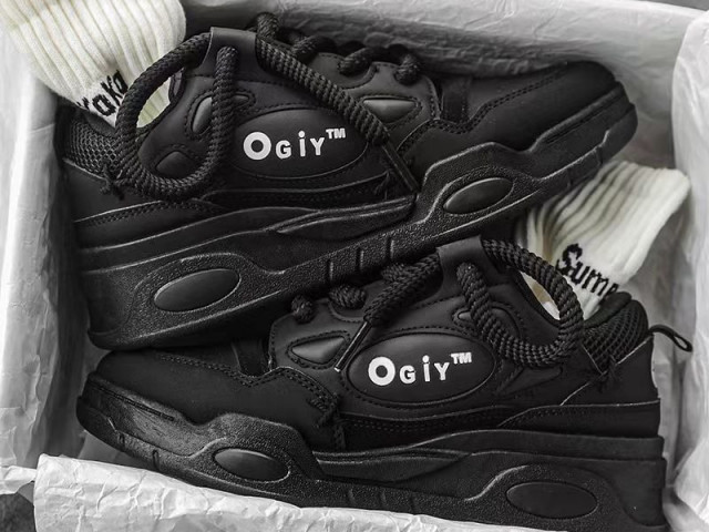 Chaussures OGYI, Chaussures, Conakry