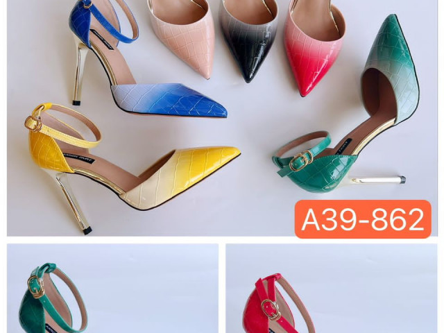 Différentes Chaussures Feminins, Chaussures, Conakry