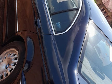 BMW Serie 5, Voitures, Conakry