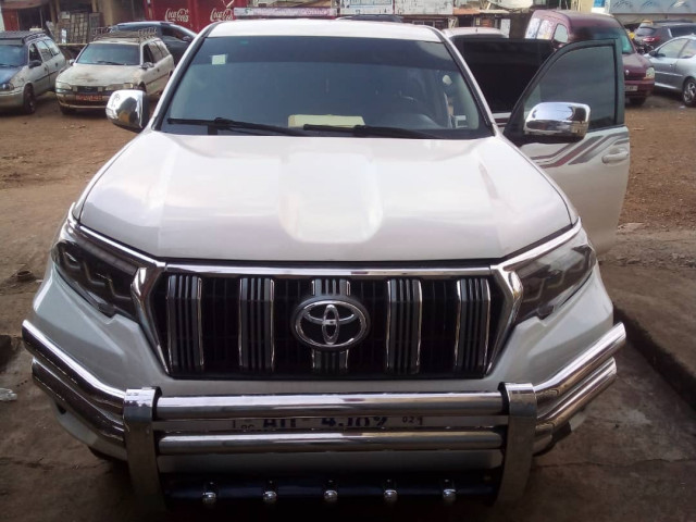 Toyota Land Cruiser Prado, Voitures, Conakry