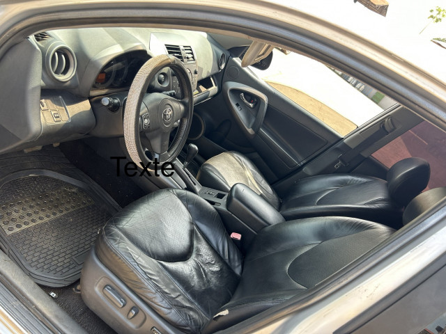 Toyota RAV4, Voitures, Conakry