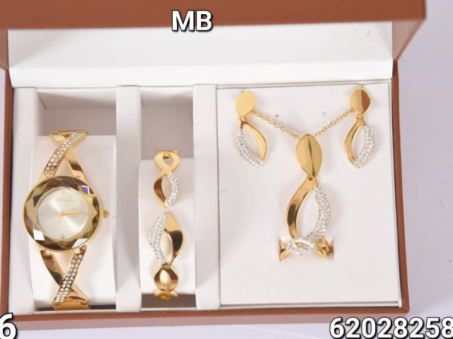 Différents Bijoux, Bijoux - Montres, Conakry
