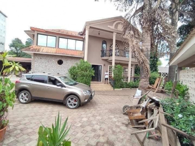 Bâtiment à Fossidet, Maisons, Conakry