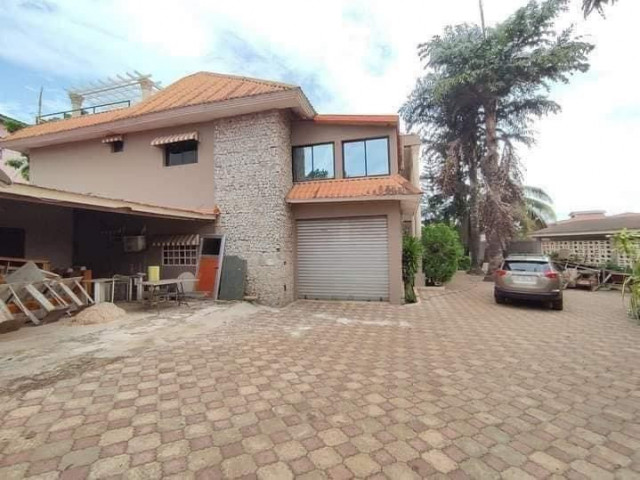 Bâtiment à Fossidet, Maisons, Conakry