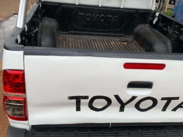 Toyota Hilux, Voitures, Conakry