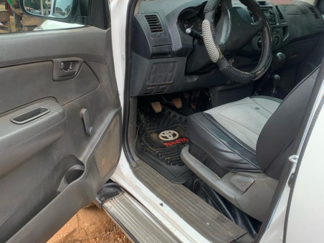 Toyota Hilux, Voitures, Conakry