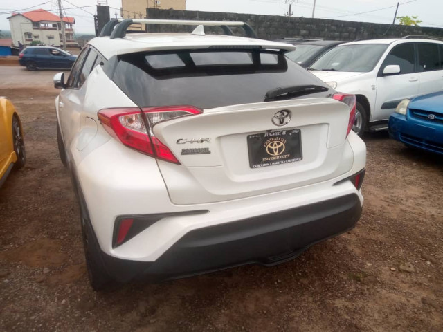 Toyota CH-R, Voitures, Conakry