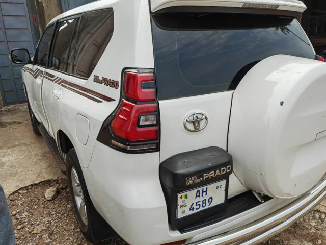 Toyota Land Cruiser Prado, Voitures, Conakry
