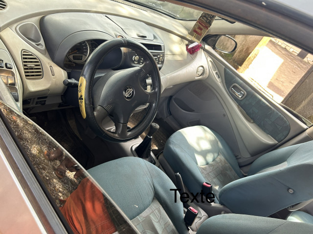 Nissan Almera Tino, Voitures, Conakry