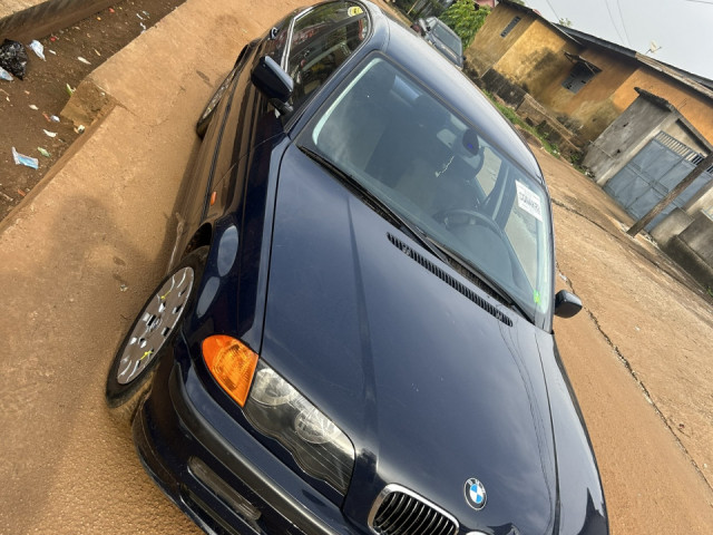 BMW Serie 3, Voitures, Conakry