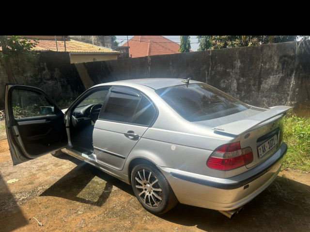 BMW Serie 3, Voitures, Conakry
