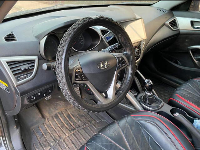 Hyundai Veloster, Voitures, Conakry