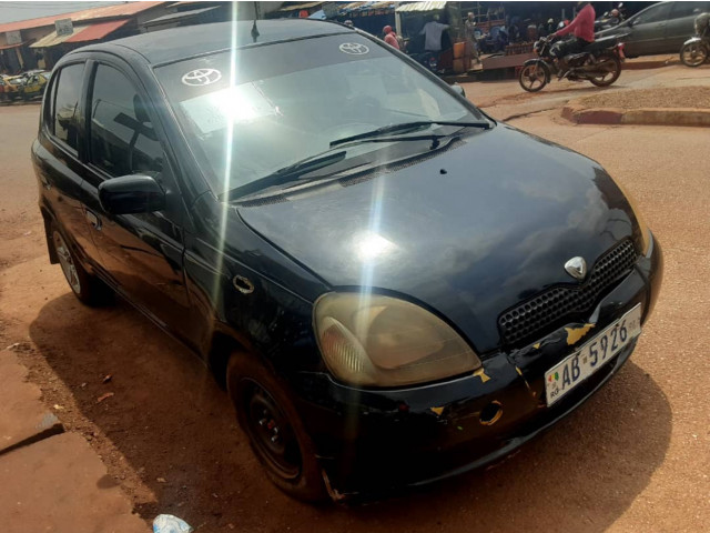Toyota Vitz, Voitures, Conakry