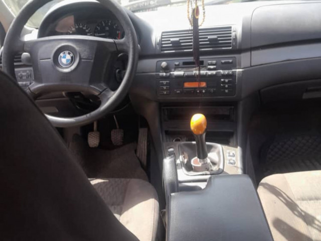 BMW Serie 3, Voitures, Conakry