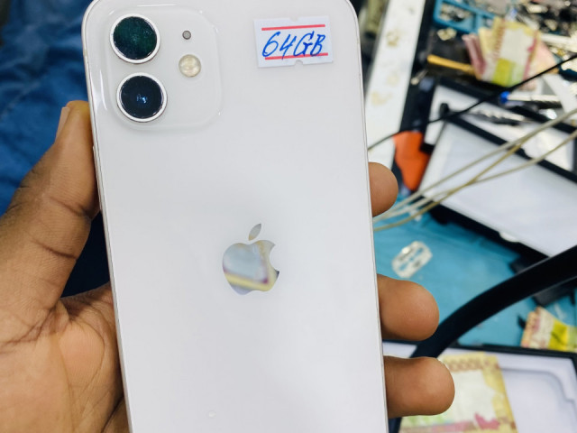 Apple iPhone 12, Accessoires Mobiles, Conakry