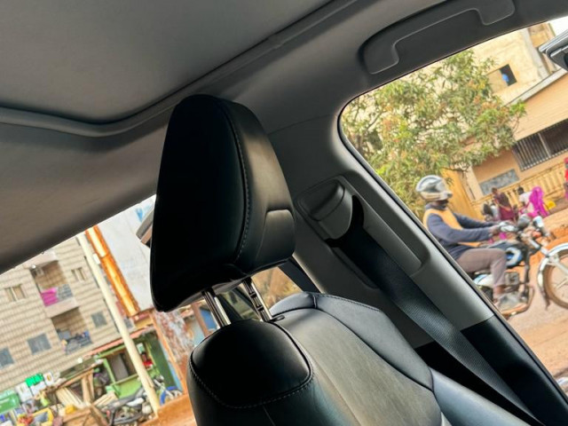 Toyota RAV4, Voitures, Conakry
