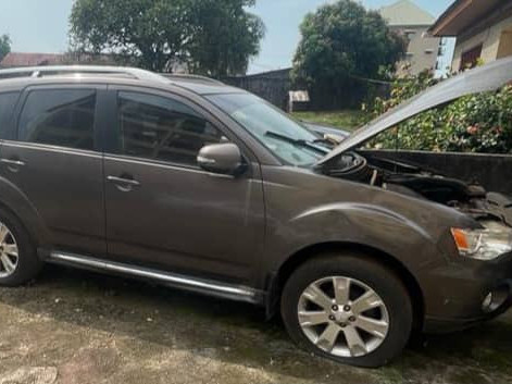 Mitsubishi Outlander, Voitures, Conakry